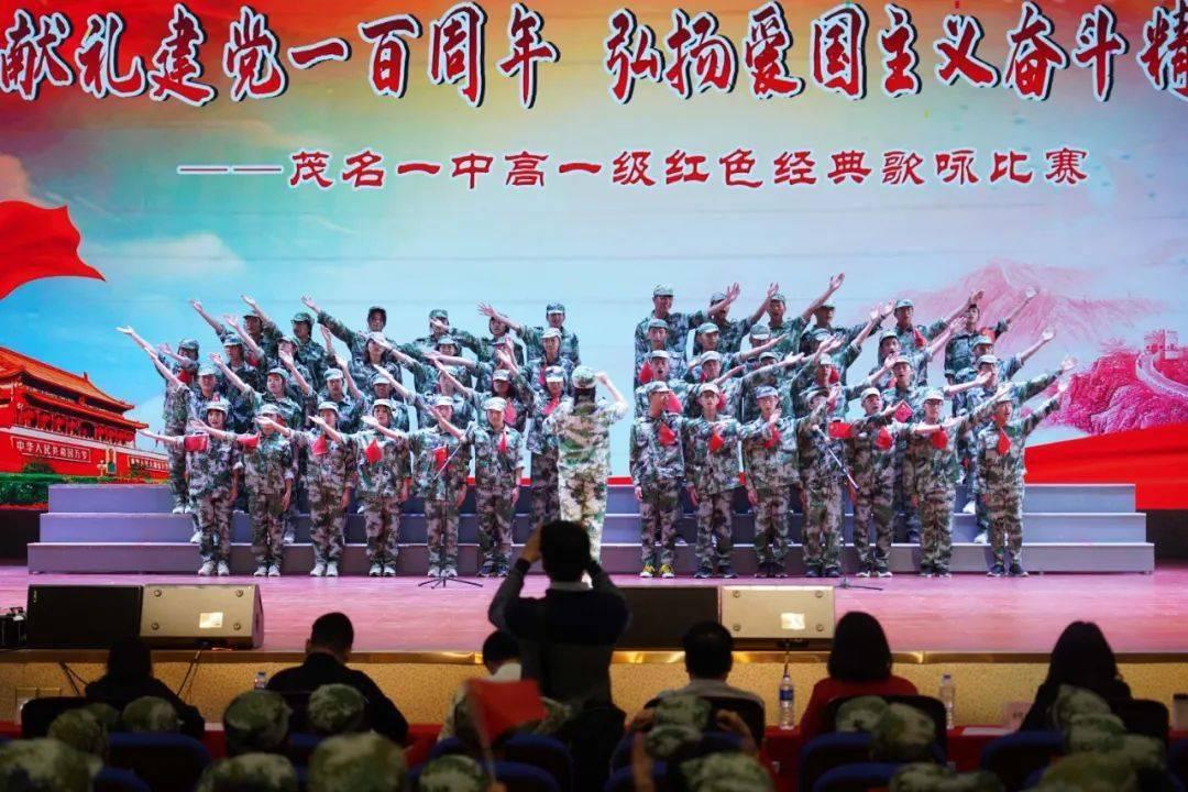 致敬为新能源汽车作出贡献的群体!中国新能源车奋进者获选中国经济新闻人物